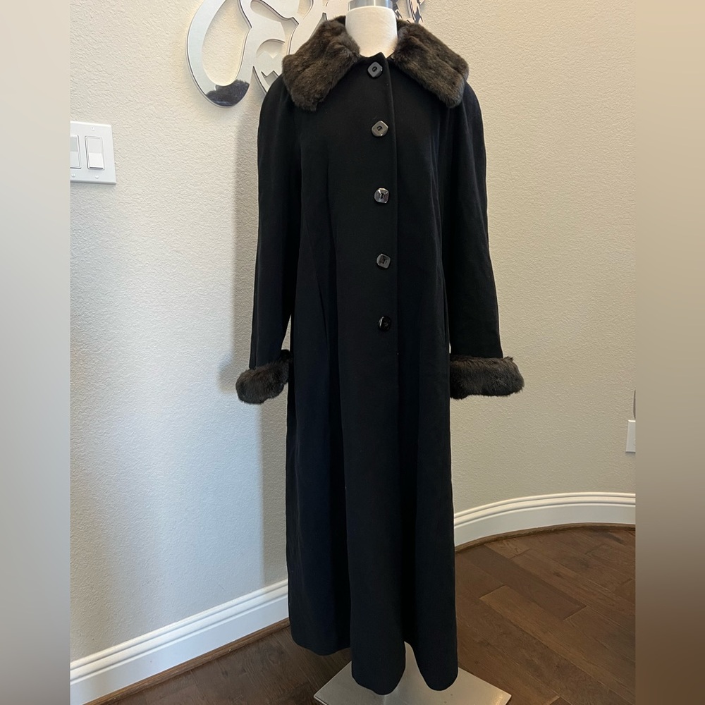Women Black Long Mink Fur Collar Lined Blend Wool Detachable Collar and Cuffs